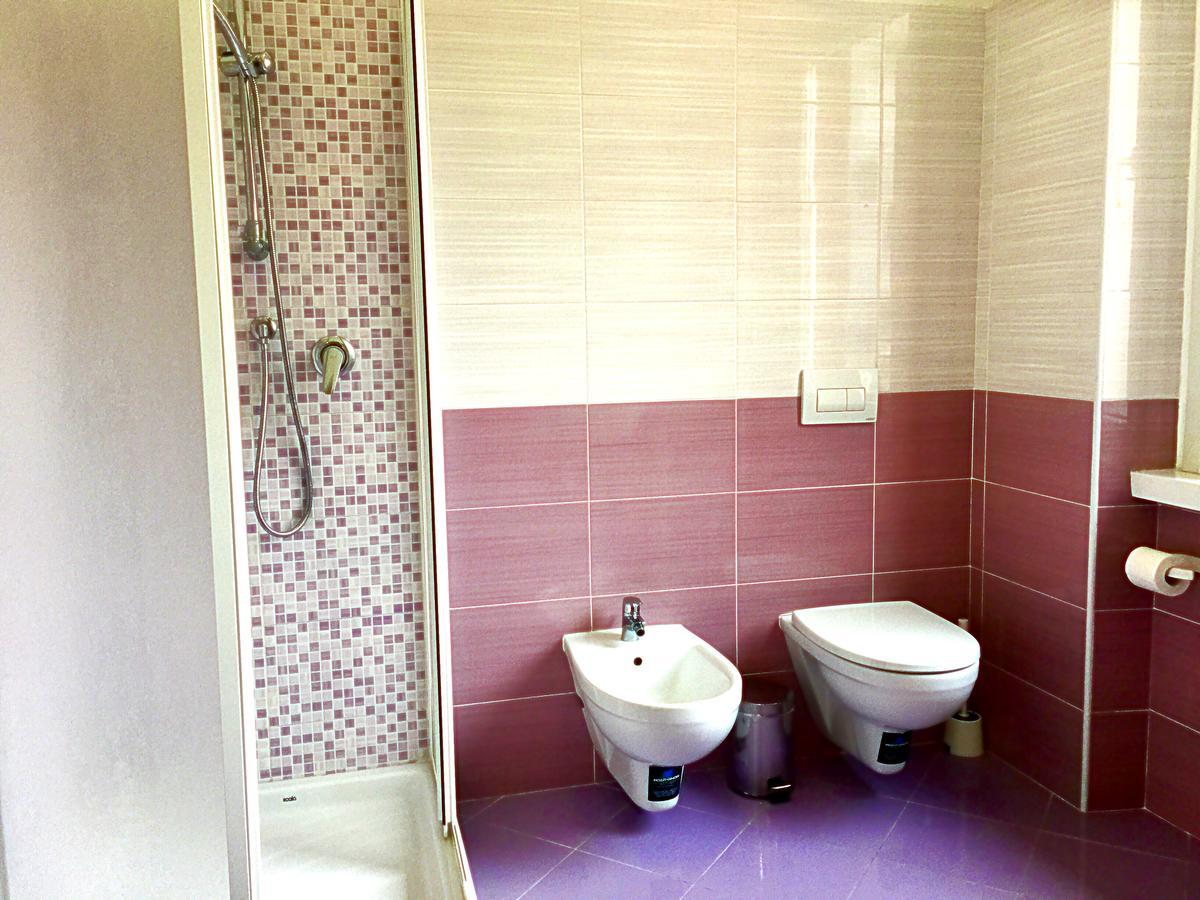 Rho Gloria 2 Otel Dış mekan fotoğraf