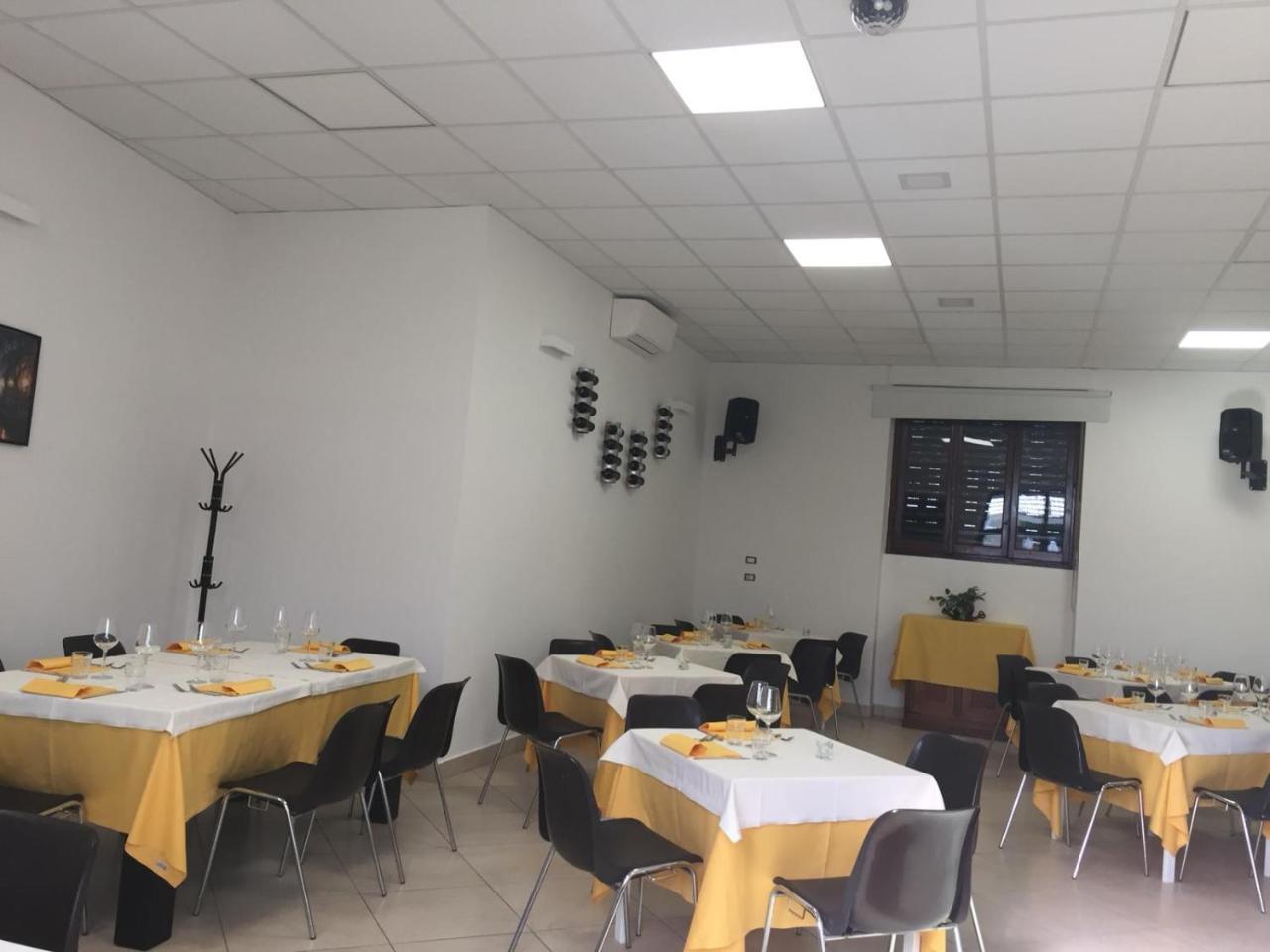 Rho Gloria 2 Otel Dış mekan fotoğraf